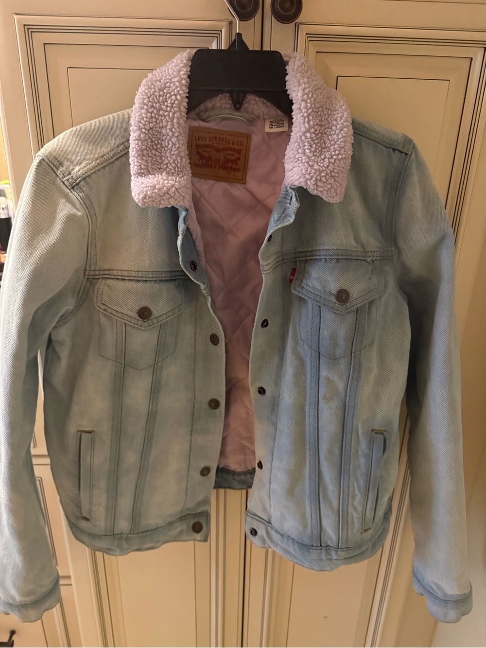 Levi's Light Blue Denim Jacket with White Sherpa Collar-EUC